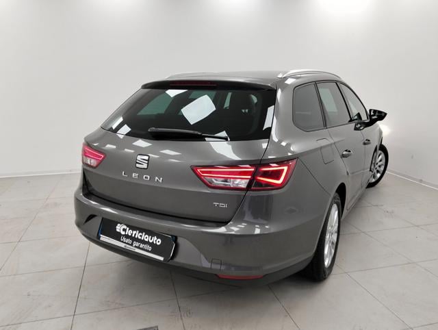 SEAT Leon 1.6 TDI 105 CV ST Start/Stop Style - foto 2 di 4
