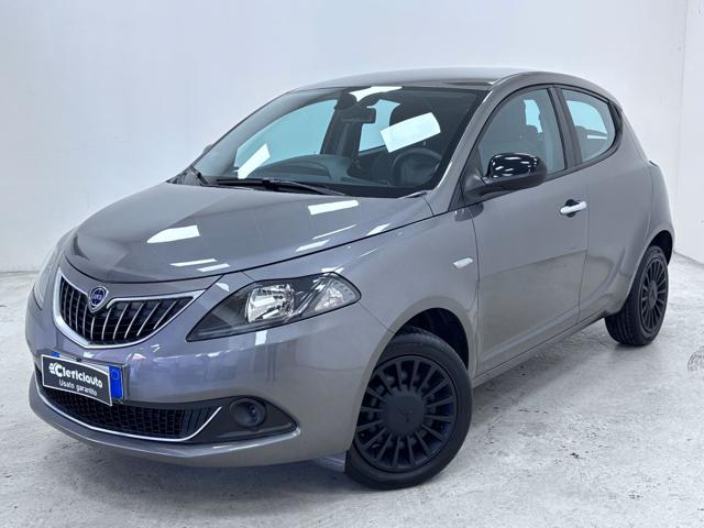 Lancia Ypsilon 1.0 FireFly 5 porte S&S Hybrid Ecochic Silver usato a LURATE CACCIVIO