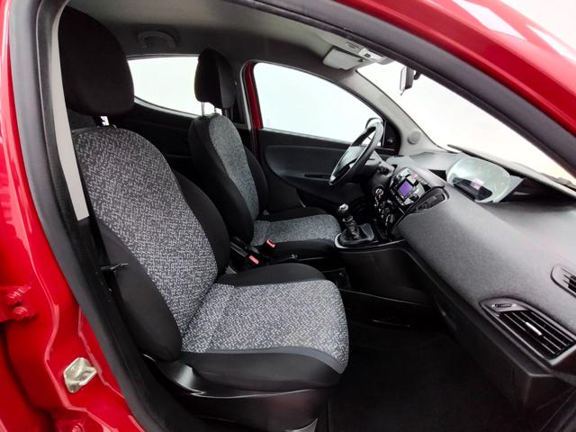 Lancia Ypsilon 1.0 FireFly 5 porte S&S Hybrid Ecochic Silver - foto 3 di 4