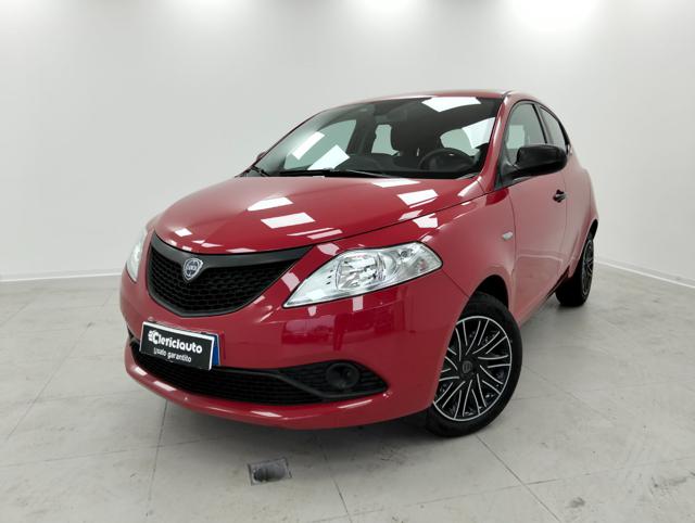 Lancia Ypsilon 1.0 FireFly 5 porte S&S Hybrid Ecochic Silver usato a LURATE CACCIVIO