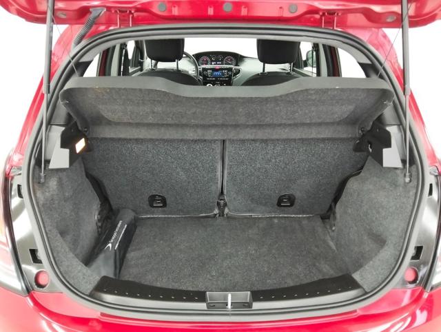 Lancia Ypsilon 1.0 FireFly 5 porte S&S Hybrid Ecochic Silver, del 2020, 84.800 km, in vendita a Lurate Caccivio (CO)