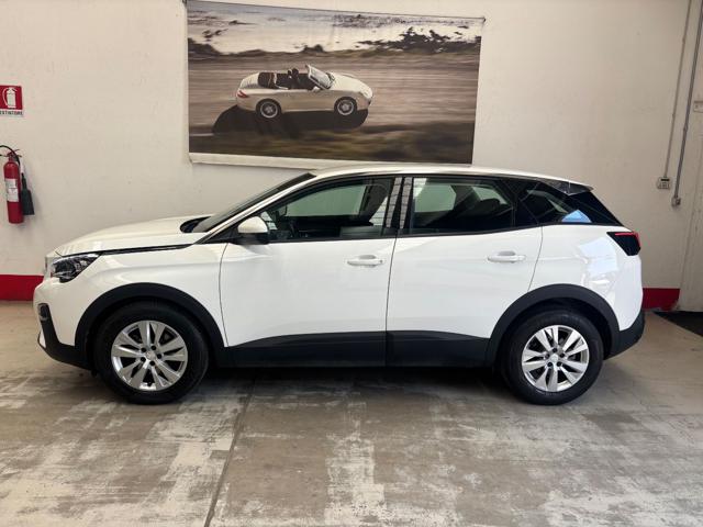 Peugeot 3008 BlueHDi 130 Business KM 20000 REALI usato a MONTANO LUCINO
