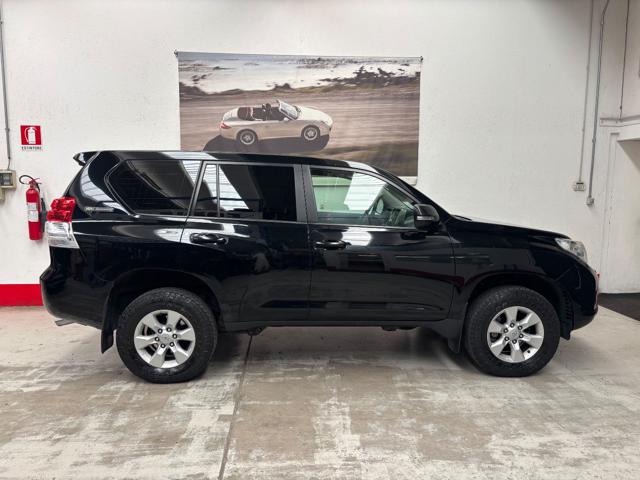 Toyota Land Cruiser 3.0 D4-D MANUALE TAGLIANDI UFFICIALI - foto 2 di 4