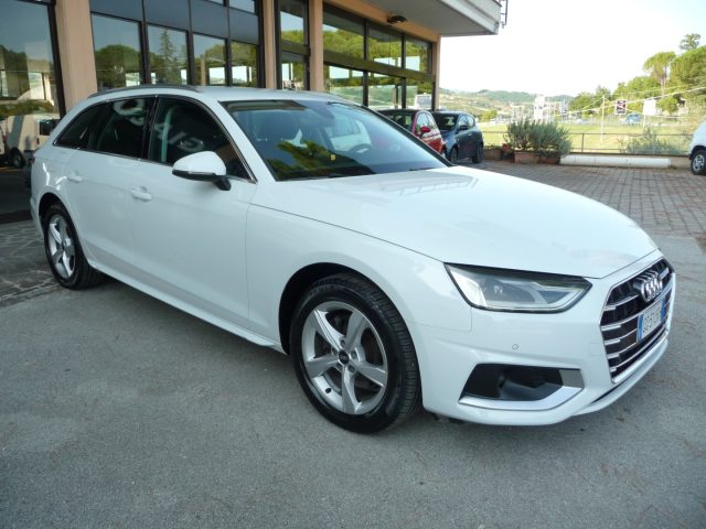 Audi A4 Avant 40 g-tron S tronic Business Advanced usato a TOLENTINO