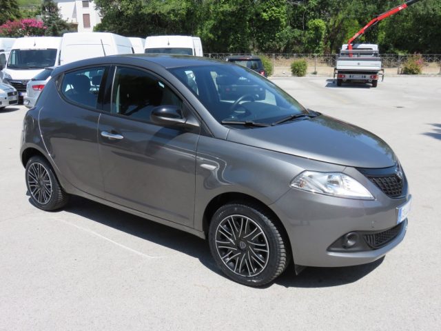 Lancia Ypsilon 1.0 FireFly 5 porte S&S Hybrid Gold usato a TOLENTINO