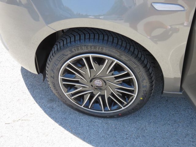 Lancia Ypsilon 1.0 FireFly 5 porte S&S Hybrid Gold - foto 3 di 4