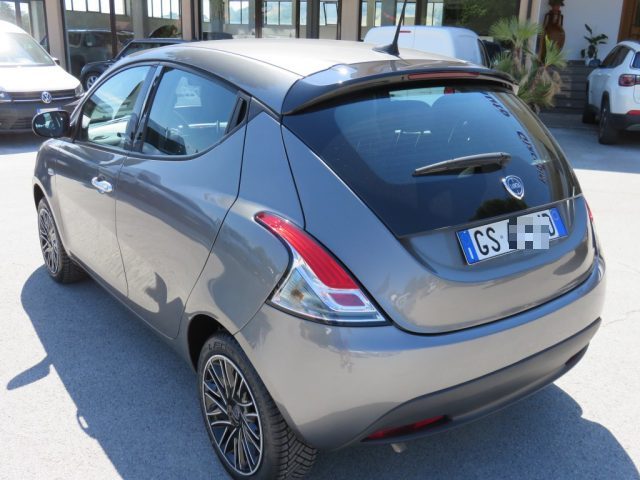 Lancia Ypsilon 1.0 FireFly 5 porte S&S Hybrid Gold - foto 4 di 4