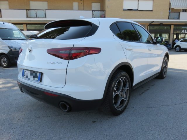 Alfa Romeo Stelvio 2.0 Turbo 200 CV AT8 Q4 Sprint - foto 2 di 4
