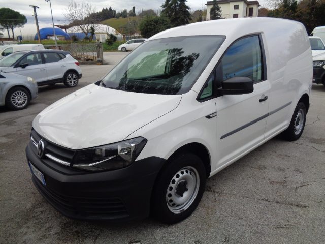 Volkswagen Caddy 1.4 TGI Furgone Business usato a TOLENTINO