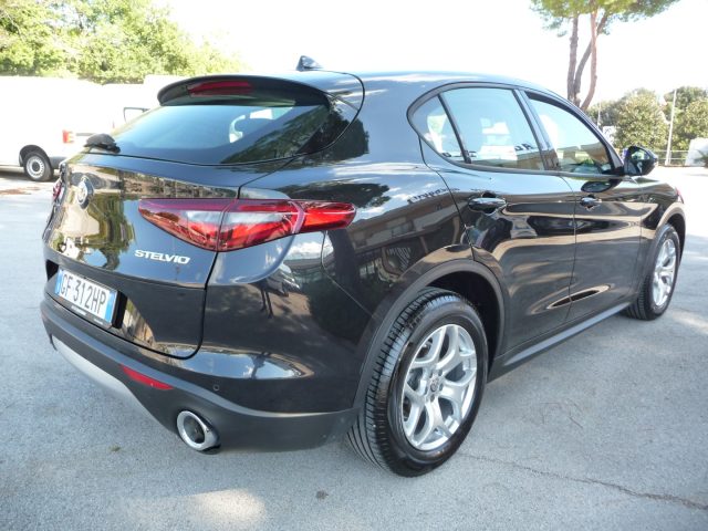 Alfa Romeo Stelvio 2.2 Turbodiesel 190 CV AT8 Q4 - foto 3 di 4