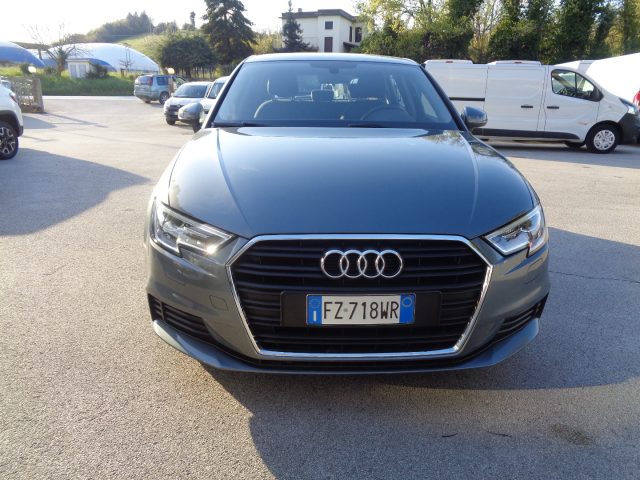 Audi A3 SPB 30 TDI Business - foto 2 di 4
