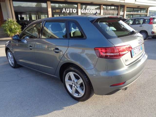 Audi A3 SPB 30 TDI Business - foto 3 di 4