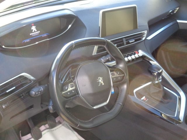 Peugeot 3008 BlueHDi 130 S&S Business, del 2019, 67.000 km, in vendita a Tolentino (MC)