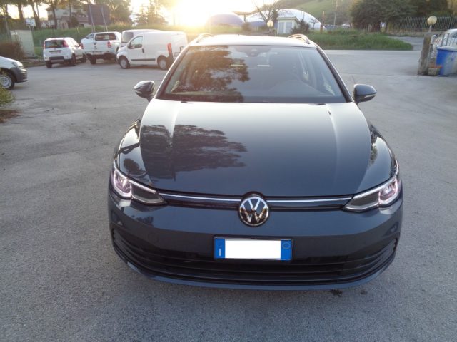 Volkswagen Golf Variant 2.0 TDI 150 CV DSG SCR Life, del 2022, 77.000 km, in vendita a Tolentino (MC)