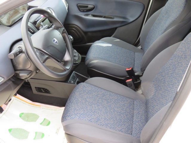 Lancia Ypsilon 1.0 FireFly 5 porte S&S Hybrid km 10000, del 2023, 10.000 km, in vendita a Tolentino (MC)