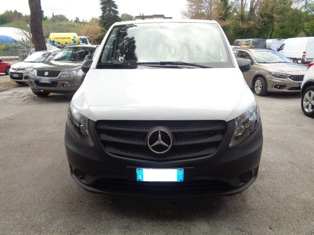 Mercedes-Benz Vito 1.6 111 CDI Furgone Long usato a TOLENTINO