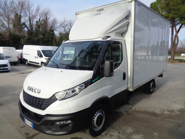 Iveco Daily 35S14N 3.0 CNG CENTINATURA ALLUMINIO KM13000 usato a TOLENTINO