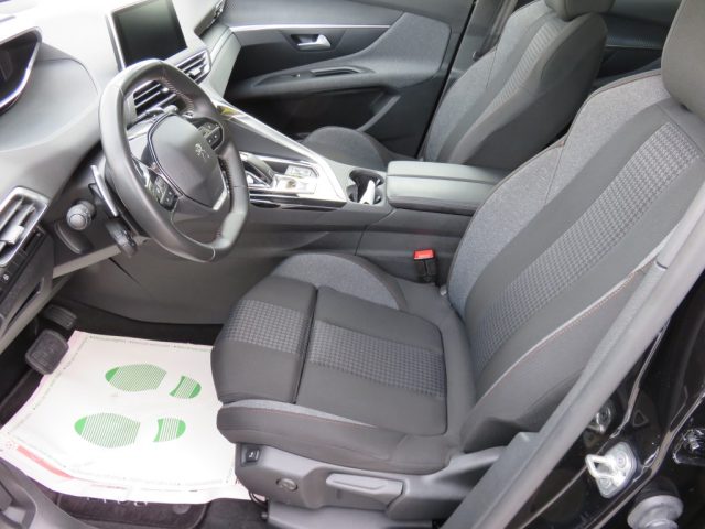 Peugeot 3008 BlueHDi 130 S&S EAT8 Active Pack, del 2022, 59.000 km, in vendita a Tolentino (MC)