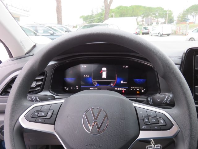 Volkswagen T-Roc 1.0 TSI Life, del 2023, 46.000 km, in vendita a Tolentino (MC)