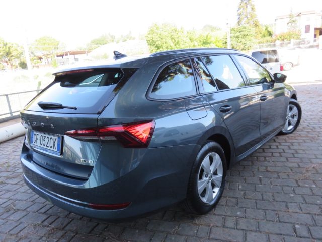 Skoda Octavia 1.5 G-TEC DSG Wagon Executive - foto 2 di 21