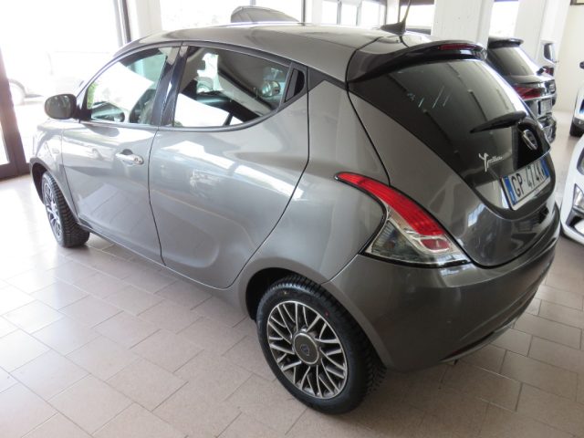 Lancia Ypsilon 1.0 FireFly 5 porte Hybrid Gold CERCHI LEGA ETC - foto 2 di 4