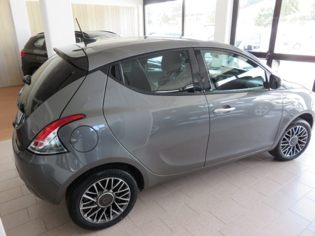 Lancia Ypsilon 1.0 FireFly 5 porte Hybrid Gold CERCHI LEGA ETC - foto 3 di 4