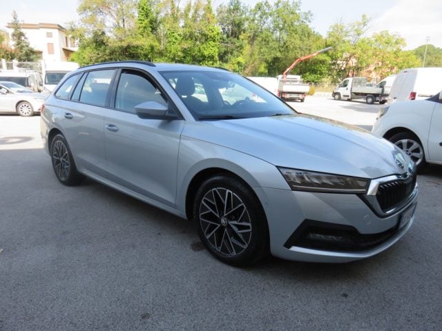Skoda Octavia 1.5 G-TEC DSG Wagon Executive, del 2022, 101.000 km, in vendita a Tolentino (MC)