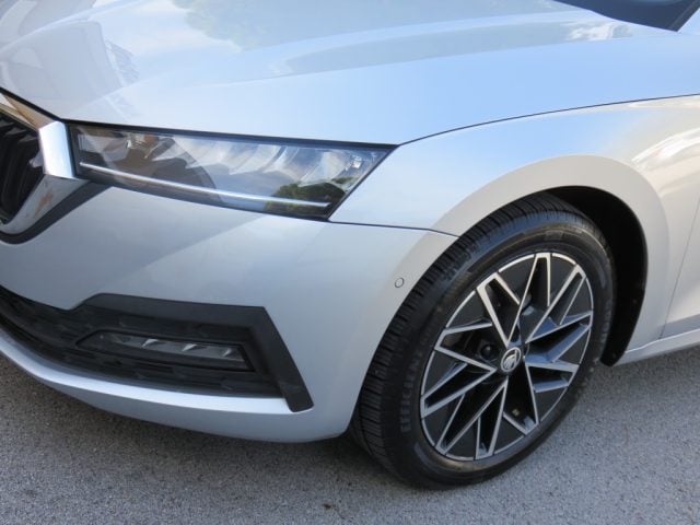 Skoda Octavia 1.5 G-TEC DSG Wagon Executive - foto 4 di 4
