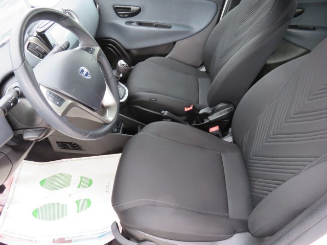 Lancia Ypsilon 1.0 FireFly 5 porte S&S Hybrid Gold - foto 4 di 4