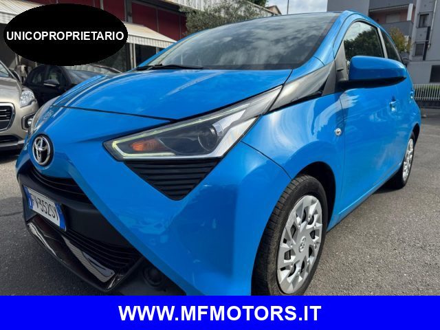 Toyota Aygo 1.0 VVT-i 72 CV 5 porte x-cool MMT usato a MILANO