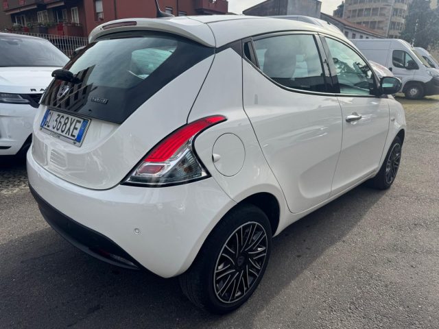 Lancia Ypsilon 1.0 FireFly 5 porte S&S Hybrid Ecochic Gold - foto 3 di 4