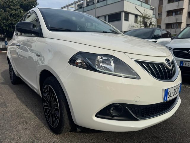 Lancia Ypsilon 1.0 FireFly 5 porte S&S Hybrid Ecochic Gold - foto 4 di 4