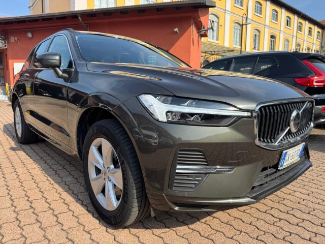 Volvo XC60 B4 Geartronic Momentum Pro - foto 2 di 4