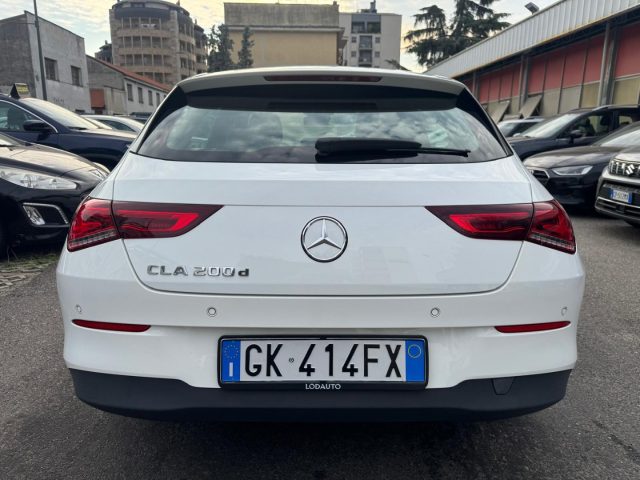Mercedes-Benz CLA 200 d Automatic Shooting Brake Business Extra - foto 2 di 4