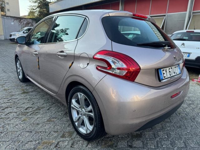 Peugeot 208 1° serie PureTech 82 5 porte Allure - foto 3 di 4