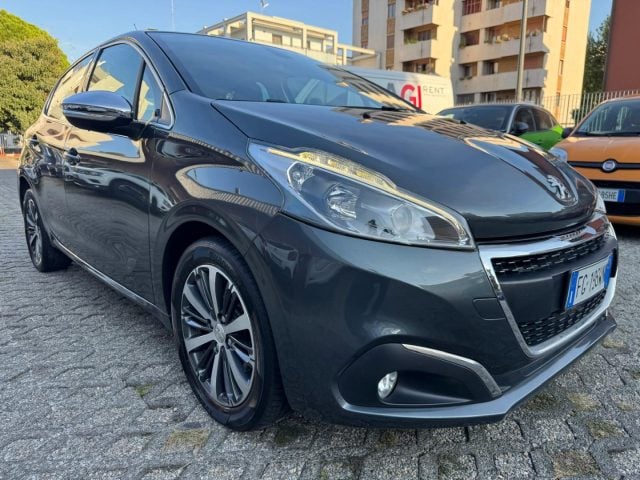 Peugeot 208 1.2 PureTech 82 5p. GPL Allure - foto 2 di 4