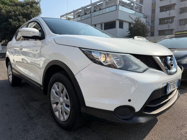 Nissan Qashqai 1.2 DIG-T Acenta - foto 2 di 4