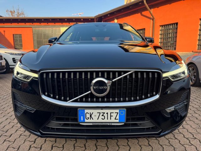 Volvo XC60 B4(d) 197CV AUT. Mom.Core (AUTOCARRO N1) - foto 2 di 4