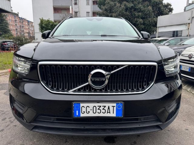 Volvo XC40 T2 130CV MOMENTUM CORE - foto 2 di 7