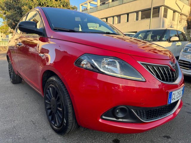 Lancia Ypsilon 1.0 FireFly 5 porte S&S Hybrid Ecochic Silver - foto 2 di 4