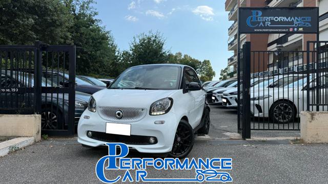 smart forTwo 70 1.0 TWINAMIC SUPERPASSION*C.L.16 BLACK*TEL.*LED - foto 1 di 4