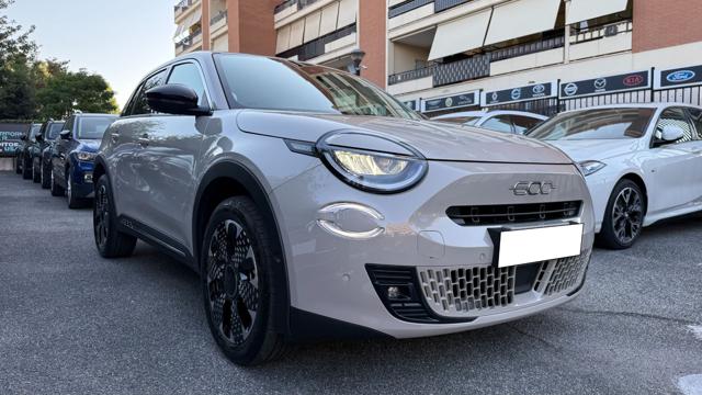 Fiat 600 HYBRID 1.2 110CV DCT MHEV LA PRIMA*24M.G.*CAM360°* - foto 3 di 4