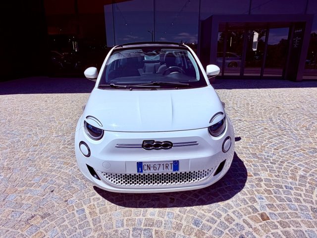 Fiat 500e Cabrio 42 kWh= 350 KM - 118CV - NO OBBLIGO FINANZI - foto 2 di 4