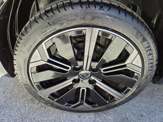 Lancia Ypsilon Hybrid e-DCT Edizione Cassina - foto 2 di 4