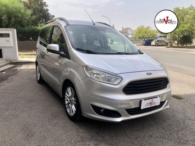 Ford Tourneo Courier 1.6 TDCI 95 CV Titanium, del 2015, 122.000 km, in vendita a Gioia Del Colle (BA)