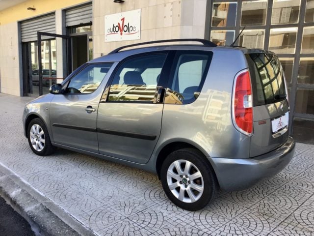 Skoda Roomster 1.6 TDI 90CV con Gancio Traino - foto 4 di 4