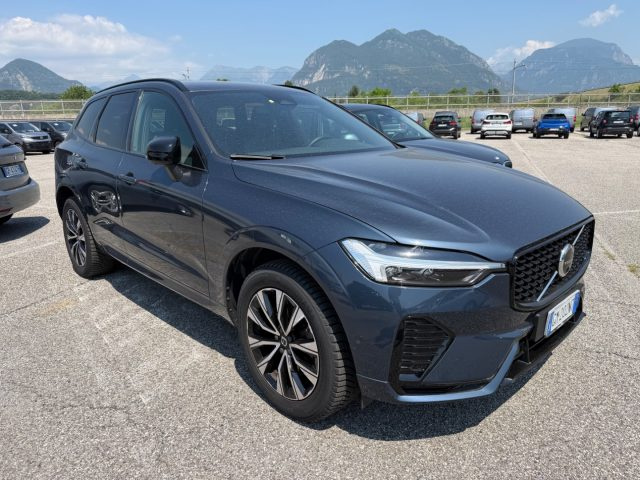 Volvo XC60 B4 (d) AWD automatico Plus Dark - foto 3 di 4