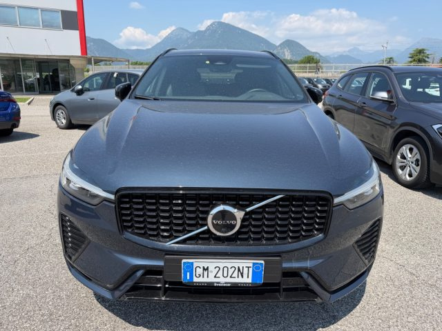 Volvo XC60 B4 (d) AWD automatico Plus Dark - foto 2 di 4