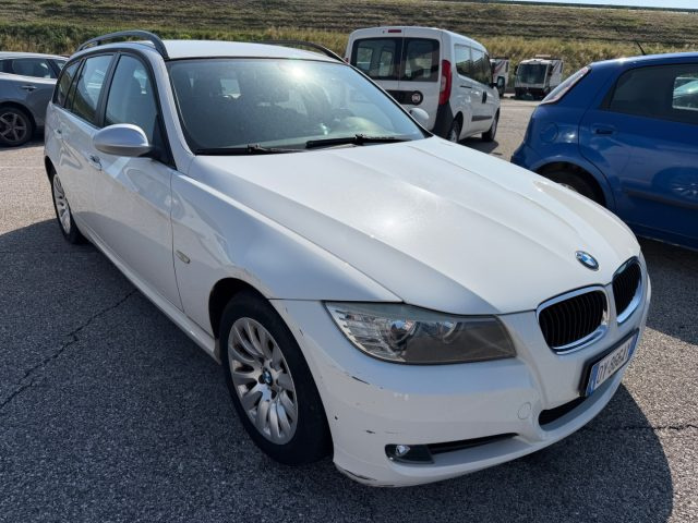 BMW 318 i cat Touring Attiva - foto 3 di 4