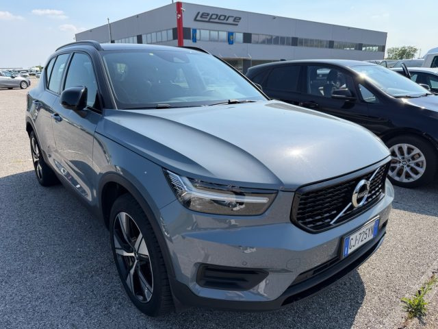 Volvo XC40 T5 Recharge Plug-in Hybrid R-design - foto 3 di 4